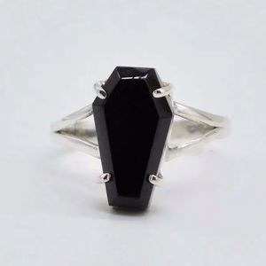 Gothic Ring Inlaid Geometric Black Zircon Coffin Shape